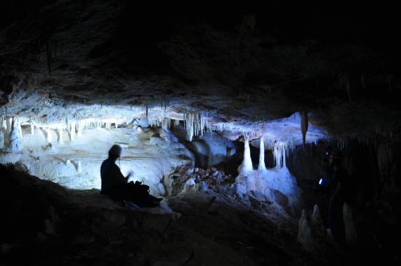 Explorando a Gruta das Rãs, em Aurora do Tocantins - TO